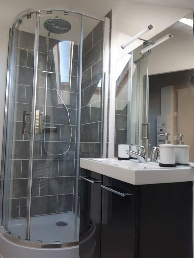 Elbeuf F2 Sweet Home combles NETFLIX WIFI Extérieur photo