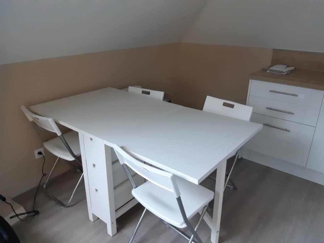 Elbeuf F2 Sweet Home combles NETFLIX WIFI Extérieur photo