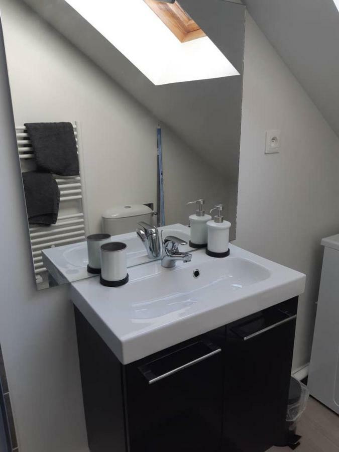 Elbeuf F2 Sweet Home combles NETFLIX WIFI Extérieur photo